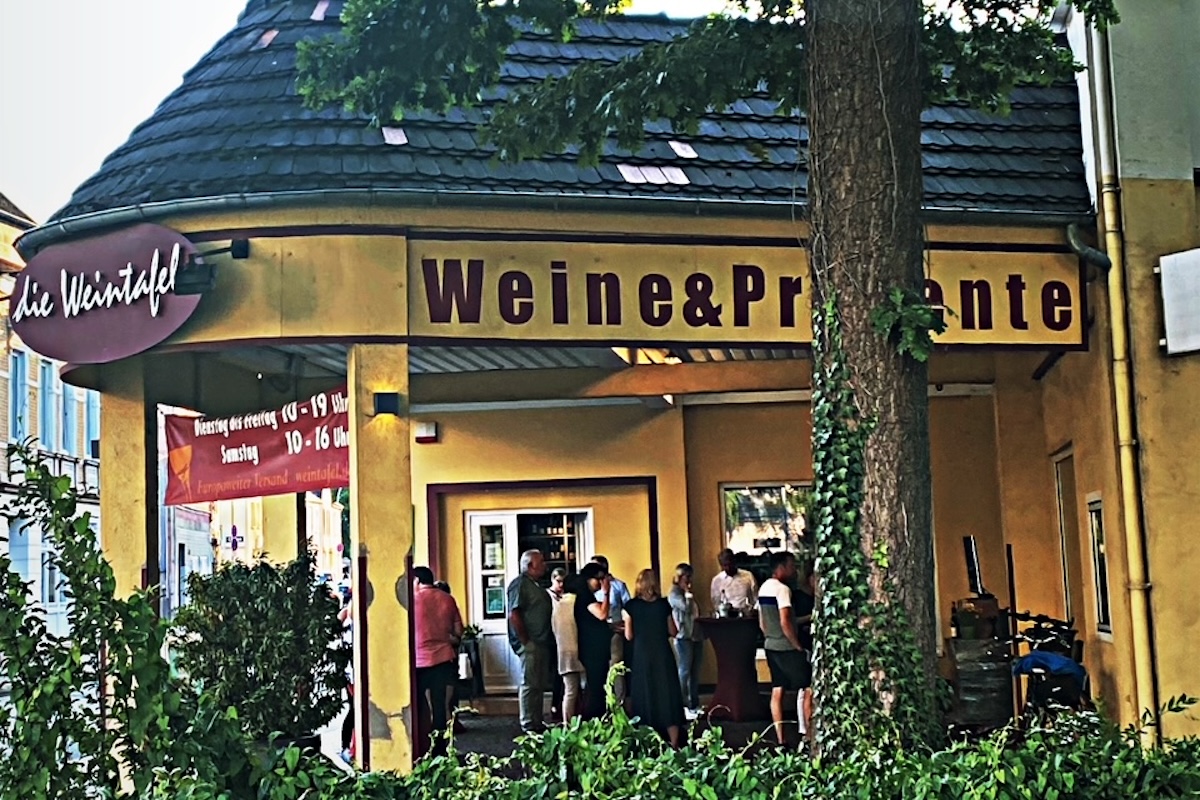 Weintafel außen Weintafel außen